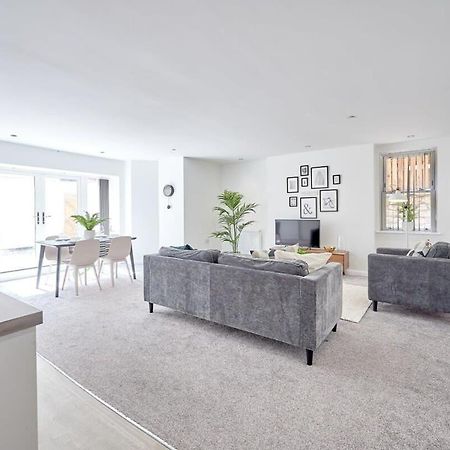 Modern 2 Bedroom Apartment In Preston Preston  Zewnętrze zdjęcie