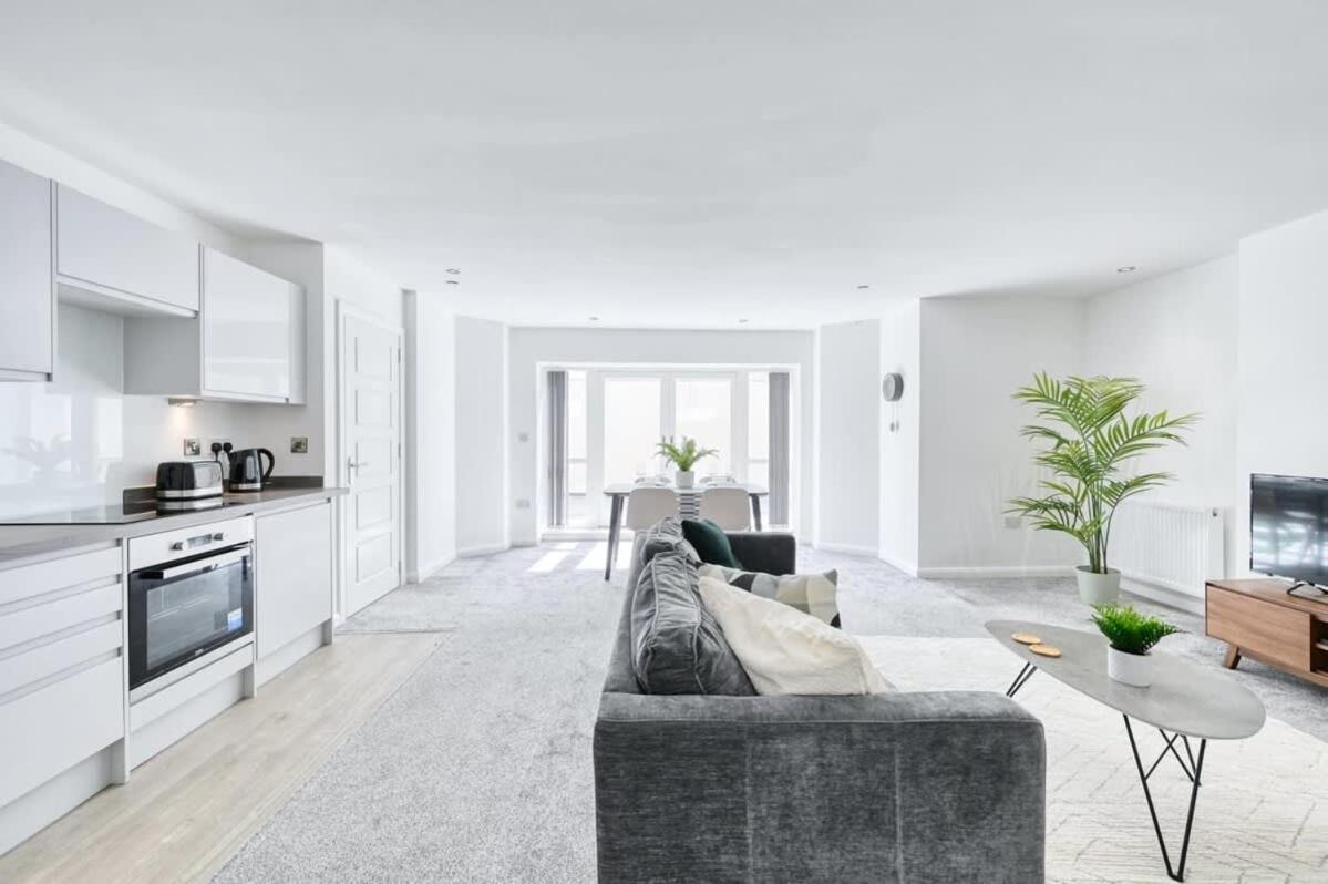 Modern 2 Bedroom Apartment In Preston Preston  Zewnętrze zdjęcie