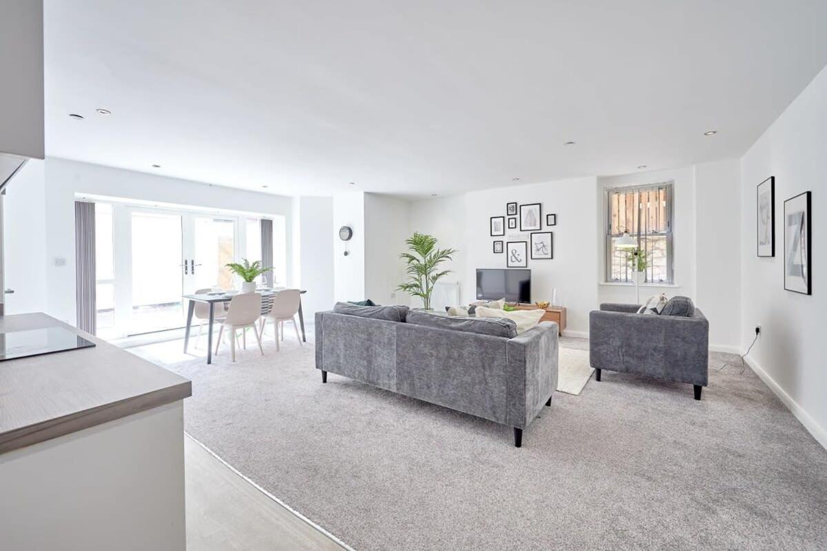 Modern 2 Bedroom Apartment In Preston Preston  Zewnętrze zdjęcie